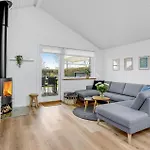 Дом отдыха 3 Bedroom Cozy In *