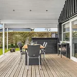 3 Bedroom Cozy In *