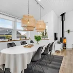 3 Bedroom Cozy In * Hejls