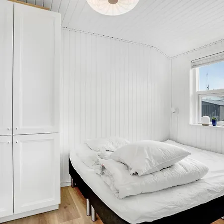 3 Bedroom Cozy In *