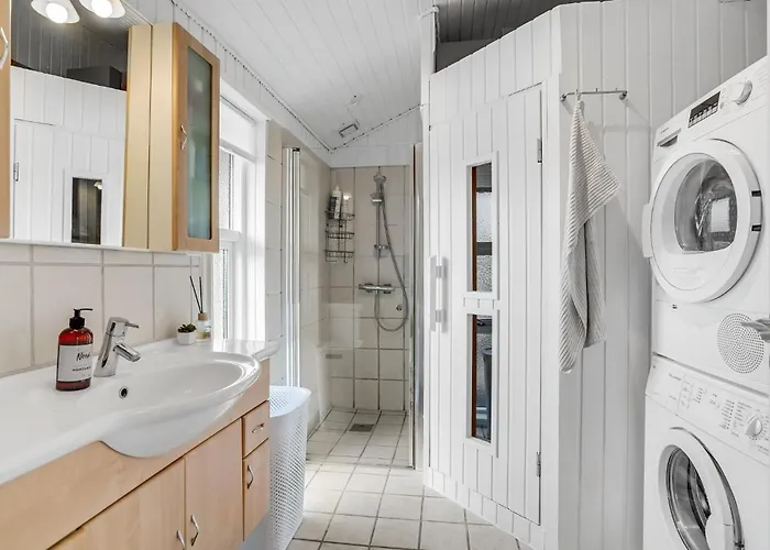 Feriehus 3 Bedroom Cozy In