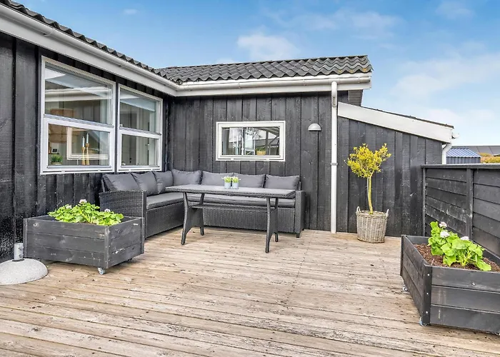 別荘 3 Bedroom Cozy In