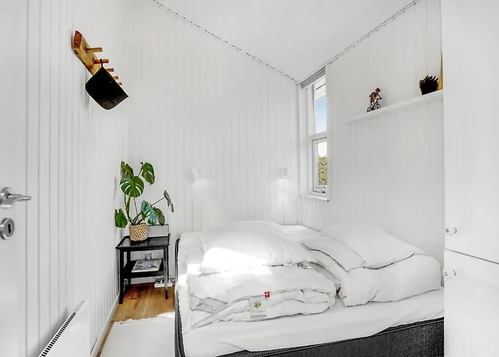 3 Bedroom Cozy In *